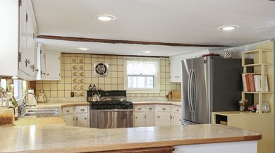 121 Chestnut St, North Reading, MA 01864 - photo 3