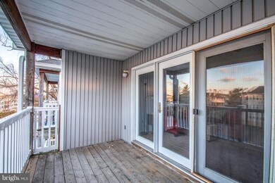 2006 Waters Edge Dr unit 6, Newark, DE 19702 - photo 2