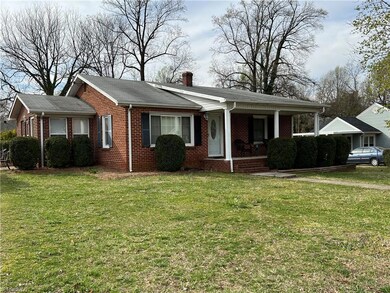 308 Hubbard St, Reidsville, NC 27320 - photo 2