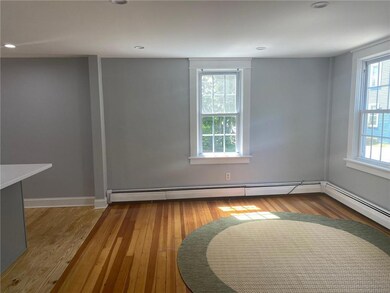 35 Kingston Ave, Newport, RI 02840 - photo 4