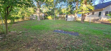 2617 Cottonwood Ave, Bay City, TX 77414 - photo 4