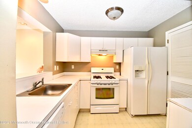 59 Madison Ct, Tinton Falls, NJ 07712 - photo 7