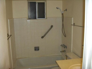 1337 S Delaware 014