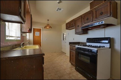 3530 Taylor Ave, El Paso, TX 79930 - photo 4