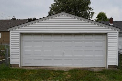 305 N 18th Ave, Beech Grove, IN 46107 - photo 3