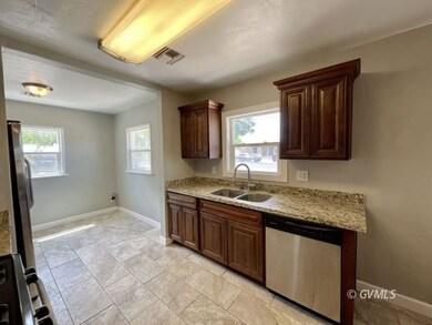 Kitchen sink/window