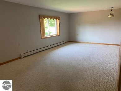 634 S Campbell Rd, West Branch, MI 48661 - photo 4