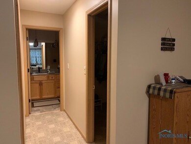 3330 Gleneagle Dr unit 3330, Findlay, OH 45840 - photo 2