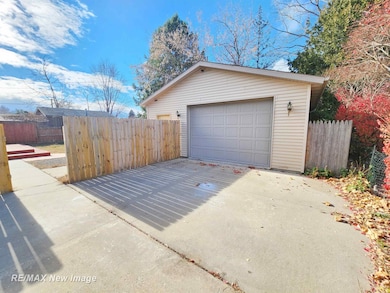 355 N Water St, Pinconning, MI 48650 - photo 4