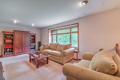 005_LIVING ROOM