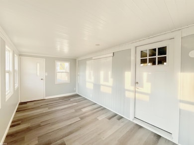 5294 Argyle Ct, Sterling Heights, MI 48310 - photo 4