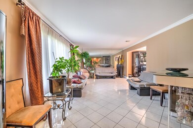 006_LIVING ROOM