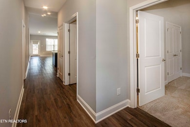 7619 Long Shot Ln, Knoxville, TN 37918 - photo 5