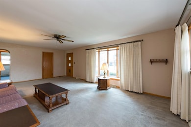 242 Carnation St, Dyer, IN 46311 - photo 4