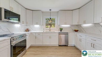 960 Yorkshire Rd, Bethlehem, PA 18017 - photo 5