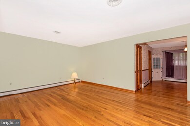 606 Blankner Rd, Sykesville, MD 21784 - photo 4