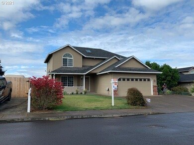 1041 S Pine St, Canby, OR 97013 - photo 2