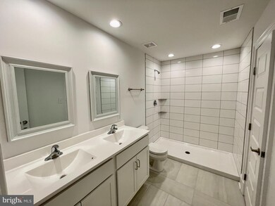 239 Glenaire Rd, Bunker Hill, WV 25413 - photo 5