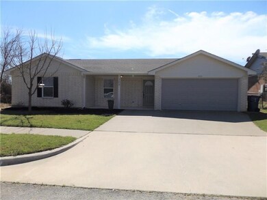 300 Kathy Ln, Granbury, TX 76049 - photo 2