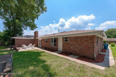 1005 Parkridge Cir E, Jacksonville, FL 32211 - photo 4