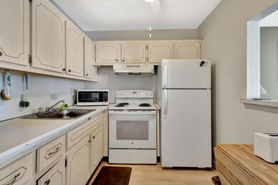 320 Horizons W unit 210, Boynton Beach, FL 33435 - photo 2