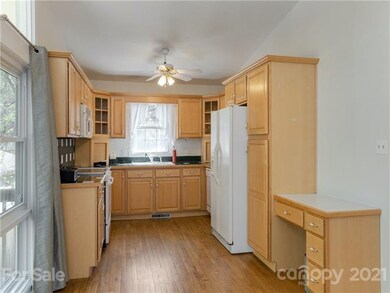 12 Deanwood Cir, Asheville, NC 28803 - photo 7