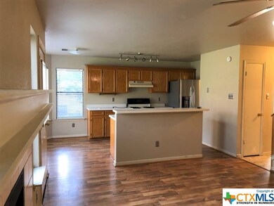 407 W Anderson Ave, Copperas Cove, TX 76522 - photo 4