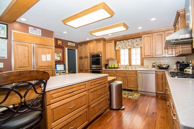 137 Fabian St, Staten Island, NY 10312 - photo 3