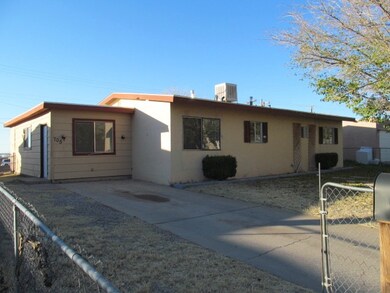 705 Ridgecrest Dr, Alamogordo, NM 88310 - photo 2