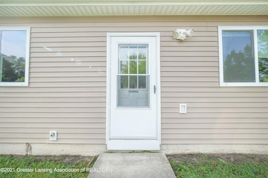 1407 Mark Twain Dr, Lansing, MI 48911 - photo 4