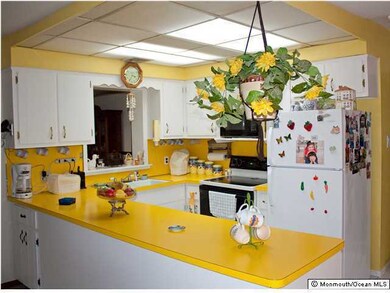 6 Syngle Way, Morganville, NJ 07751 - photo 3