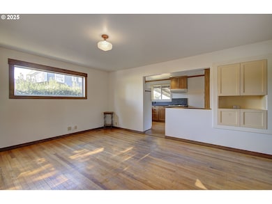 911 9th St, Oregon City, OR 97045 - photo 7