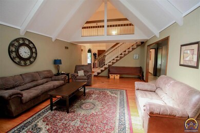 7609 SW Oxfordshire Rd, Topeka, KS 66614 - photo 5