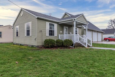 207 N Embarras Ave, Tuscola, IL 61953 - photo 2