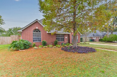 4007 Cypress Grove Ln, Houston, TX 77088 - photo 4