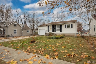 2128 N 5th St, Saint Charles, MO 63301 - photo 3