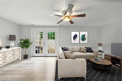 459 Bryson Ct, Newport News, VA 23608 - photo 2