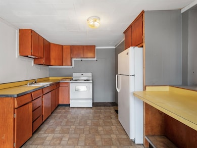 383 Stratton Rd, Rutland, VT 05701 - photo 5