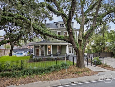 121 E Victory Dr, Savannah, GA 31405 - photo 4