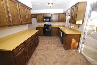 6620 Esther Ave NE, Albuquerque, NM 87109 - photo 5
