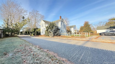 982 Roanoke Ave, Riverhead, NY 11901 - photo 2