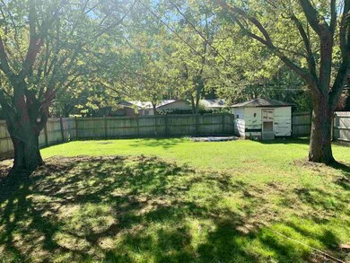 1157 W Arch St, Portland, IN 47371 - photo 4