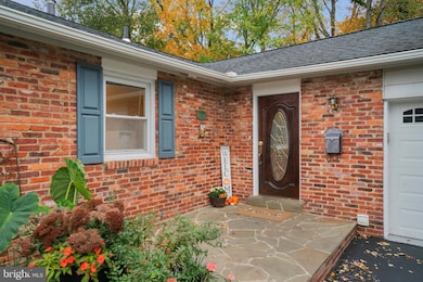 4217 N Valiant Ct, Annandale, VA 22003 - photo 3