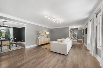 2608 Queens Ln, Dyer, IN 46311 - photo 4