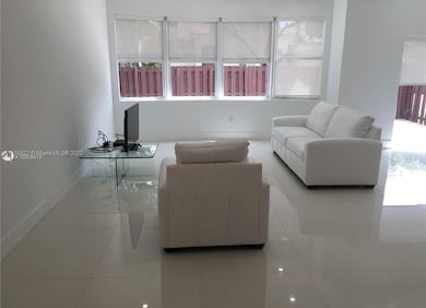 10906 NW 70th St, Doral, FL 33178 - photo 3