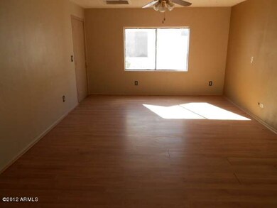 023 353170 Family Room