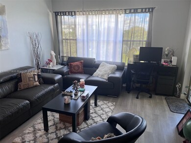 2307 S Cypress Bend Dr unit 406A, Pompano Beach, FL 33069 - photo 3