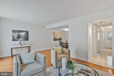 9613 Nonquitt Dr, Fairfax, VA 22031 - photo 3