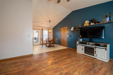 Open floor plan into breakfast area
