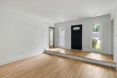 4-web-or-mls-1019 Royalist Rd - Coastal